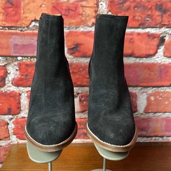 Black Suede Andre Assous Palmer Wedge Chelsea Western-Style Booties - Picture 13 of 17